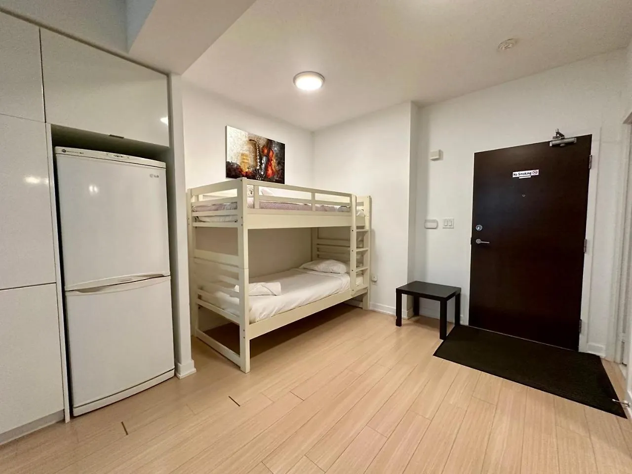 アパート Cozy 1Bdrm With Bunk Bed Plus Sofabed With Terrace & Parking トロント